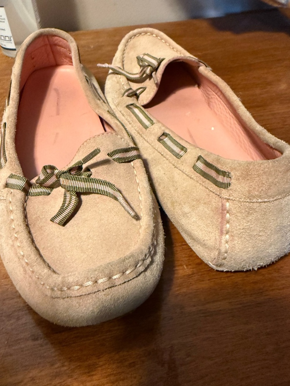 Gucci Beige Suede Women's Moccasins with Pink Insole and Ribbon Bow - Picture 12 of 12